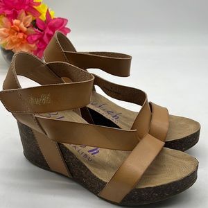 Blowfish Malibu Tan Leather Wedge Sandal Size 8
